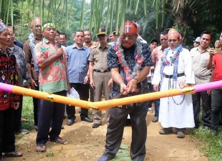Photo of Bupati Resmikan Gereja Katolik di Nanga Mahap