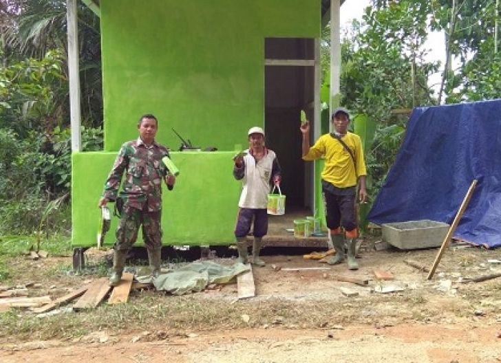 Photo of Koramil 1203-01/Nanga Tayap, Selesaikan Pembangunan Dua Unit Pos Kamling