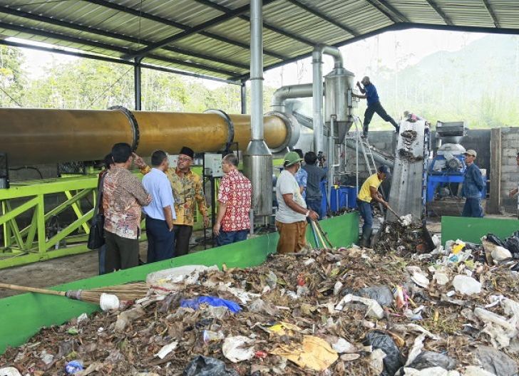 Photo of Kurangi Volume Sampah ke TPAFPB, Biodigester Olah Sampah Organik hingga 3 Ton Sehari