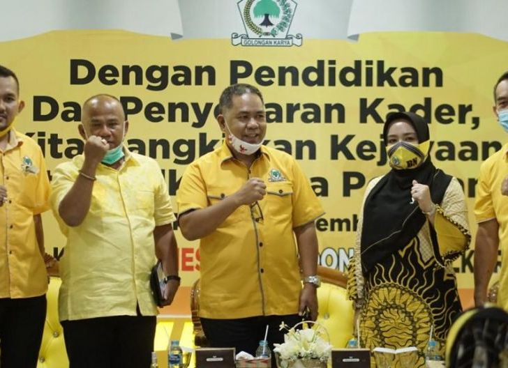 Photo of DPD Golkar Pontianak Gelar  Pendidikan dan Penyegaran Kader Upaya Bangkitkan Kejayaan Partai