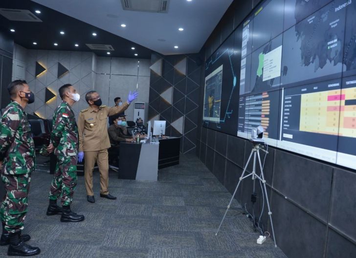 Photo of Marsma TNI Deni Hasoloan Perkenalkan Diri sebagai Danlanud Supadio yang Baru, Kunjungi Forkopimda Kalbar Pererat Sinergitas Satuan