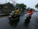 Tips Hindari Potensi Bahaya Saat Berkendara di Musim Hujan dari Yamaha Kalbar