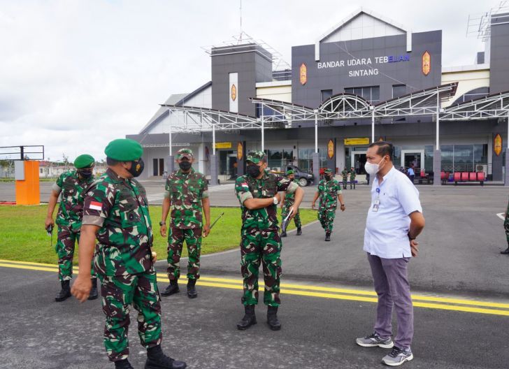 Photo of Cek Bandara Tebelian, Danrem 121/Abw Pastikan Kesiapan Peresmian oleh Presiden Jokowi