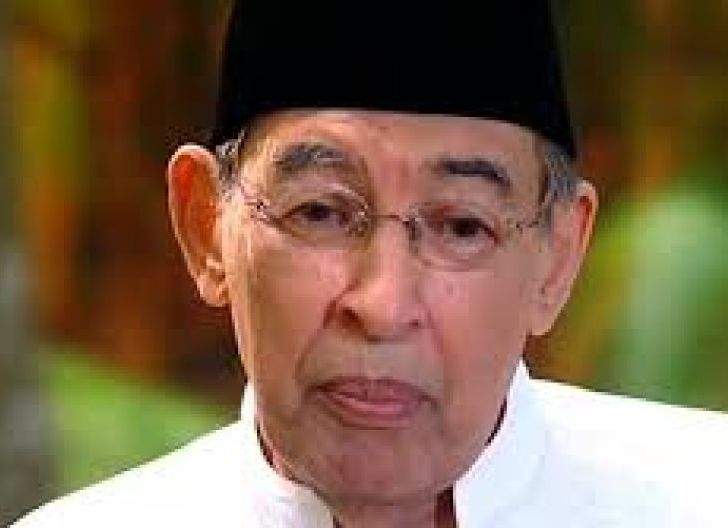 Photo of Prof Dr Muhammad Quraish Shihab Luruskan Larangan Ucapkan Selamat Natal bagi Umat Islam