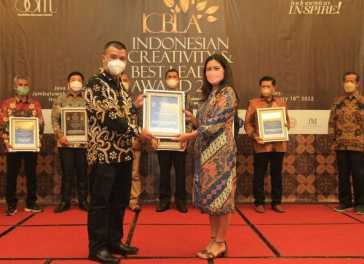 Photo of Bank Kalbar Raih Penghargaan Indonesian Creativity and Best Leader Award 2022