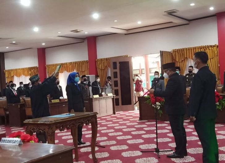 Photo of Nurhayati Resmi Dilantik sebagai PAW Anggota DPRD Bengkayang