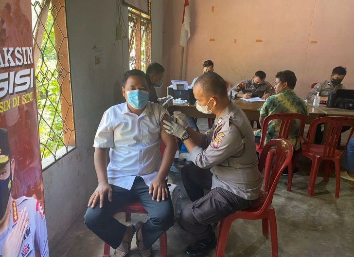Photo of Ramadan, Polres Sekadau Tetap Laksanakan Vaksinasi