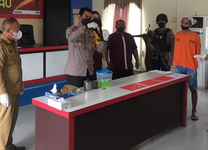 Photo of Wakapolres Sekadau Pimpin Pemusnahan Barang Bukti Narkotika