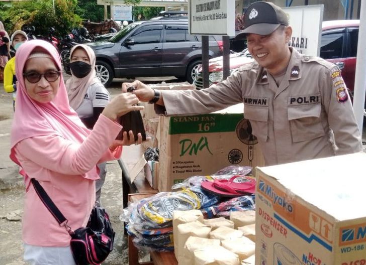 Photo of Gencarkan Percepatan Vaksin, Polres Sekadau Gelar Vaksinasi Berhadiah