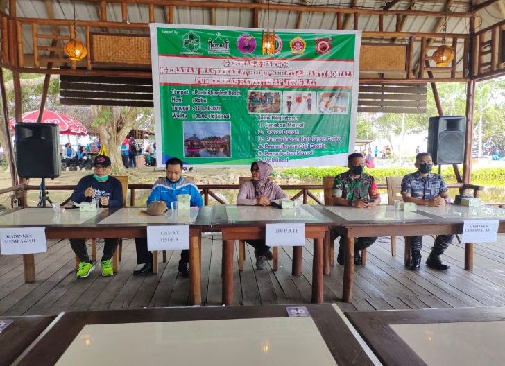 Photo of Kuatkan Sinergitas, Personel Lantamal XII Ikut Germas dan Bhakti Sosial Puskesmas Rawap Inap Jungkat
