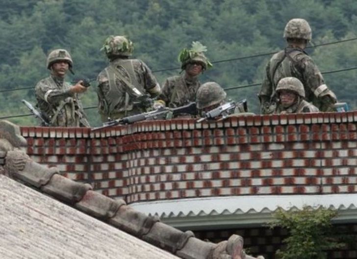 Photo of Perang Korea Nyaris Pecah Senin:  Sama-sama Trauma Tewasnya Dua Juta Orang!