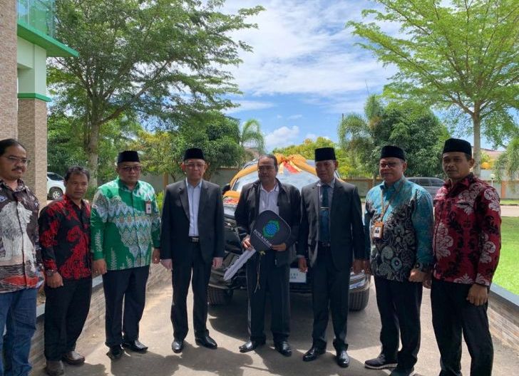 Photo of Bank Kalbar Serahkan Hadiah Utama Undian Berkah Panen Rezeki 2022