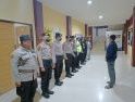 Tingkatkan Kewaspadaan, Wakapolres Kayong Utara Cek Personel Piket Penjagaan Mako dan Tahanan