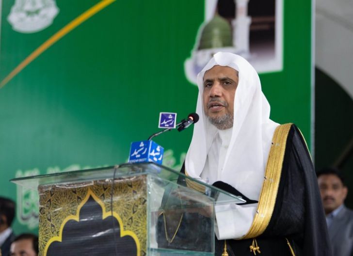 Photo of Ketua Liga Muslim Dunia: Islam tak Larang Bertukar Salam Natal dengan non-Muslim!