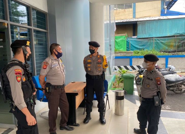 Photo of Sat Samapta Polres Melawi Sambangi Objek Vital dan Pasar