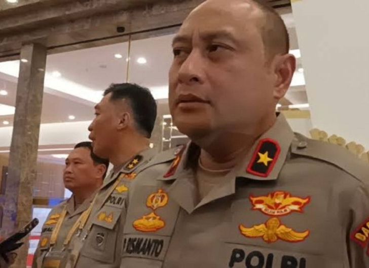 Photo of Brigadir Jenderal Polisi Pipit Rismanto, Kapolda Kalimantan Barat, Suryanbodo Asmoro Pensiun