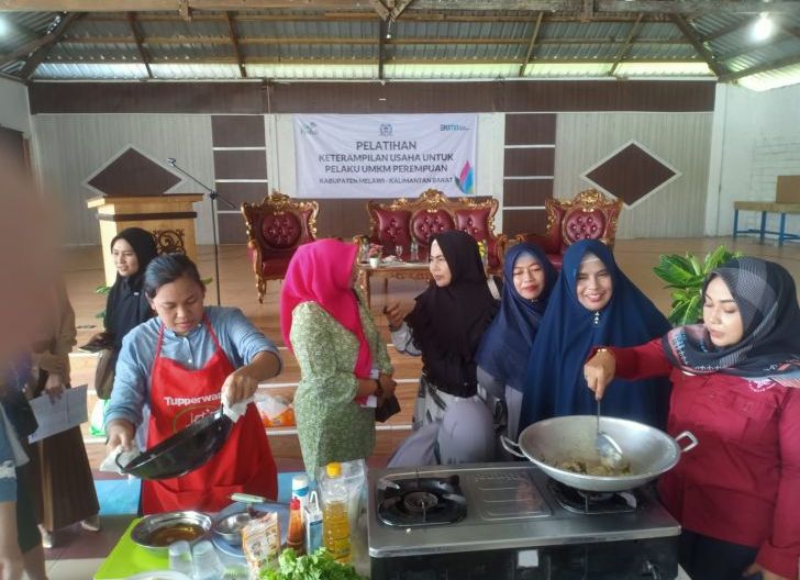 Photo of Dorong Produktivitas Pelaku UMKM Perempuan di Melawi, PLN Gelar Pelatihan Keterampilan Usaha
