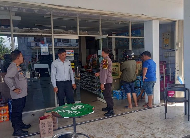 Photo of Polisi Selidiki Penyebab Kebakaran Gudang Penyimpanan Barang Indomaret