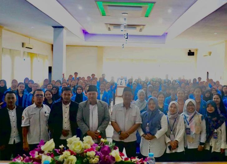 Photo of Fakultas Pendidikan Bahasa dan Seni IKIP-PGRI Pontianak Gelar Pelatihan Penulisan Karya Ilmiah