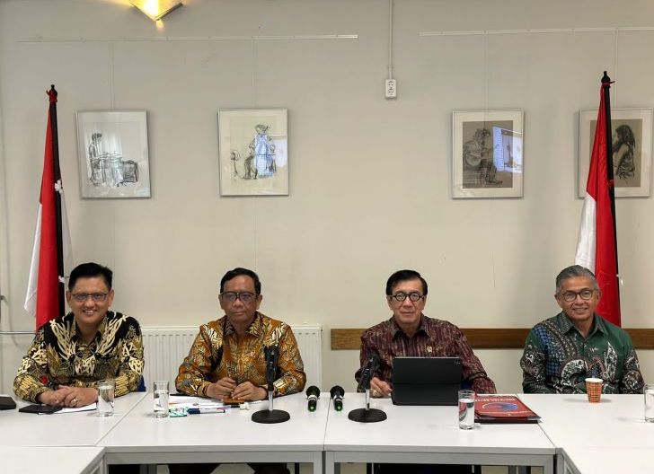 Photo of Menkopolhukam dan Menkumham Temui Eks MAHID di Belanda Bahas Kewarganegaraan dan Repatriasi