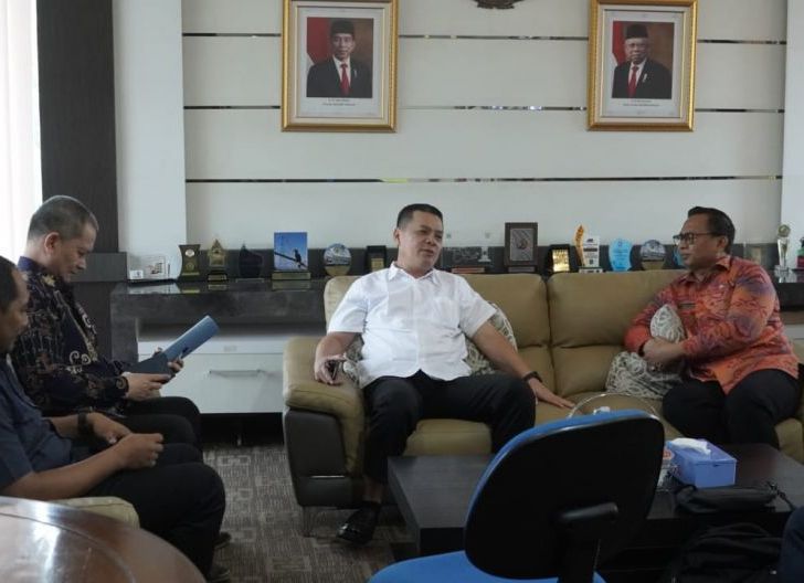 Photo of Merespon Keluhan Jalan Teluk Batang-Sukadana, Pj Bupati Audiensi Ke Dinas PUPR Provinsi