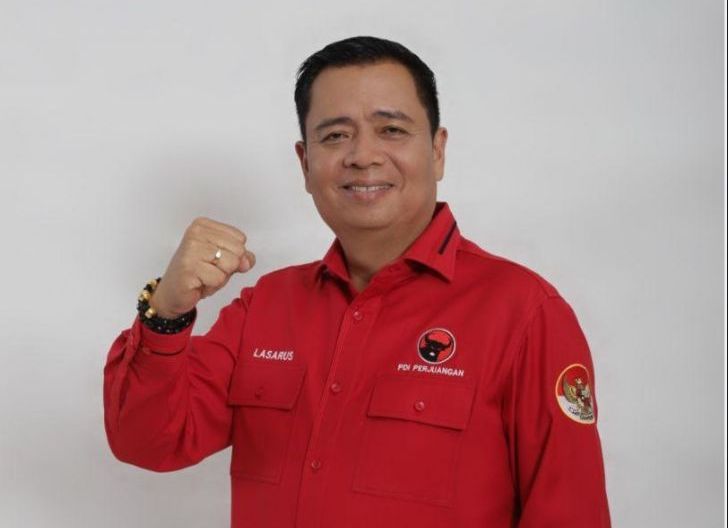 Photo of Lasarus Kembalikan Formulir Bacagub Kalbar ke PDI Perjuangan