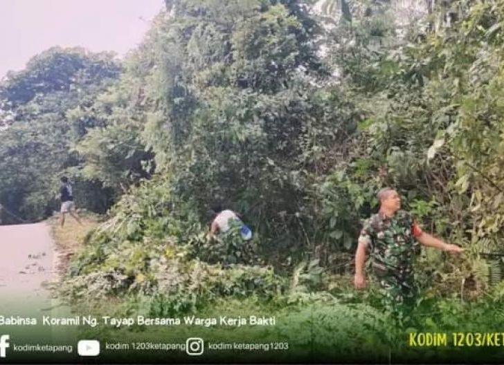 Photo of Respon Terhadap Lingkungan, Babinsa Koramil Nanga Tayap dan Warga Laksanakan Kerja Bakti