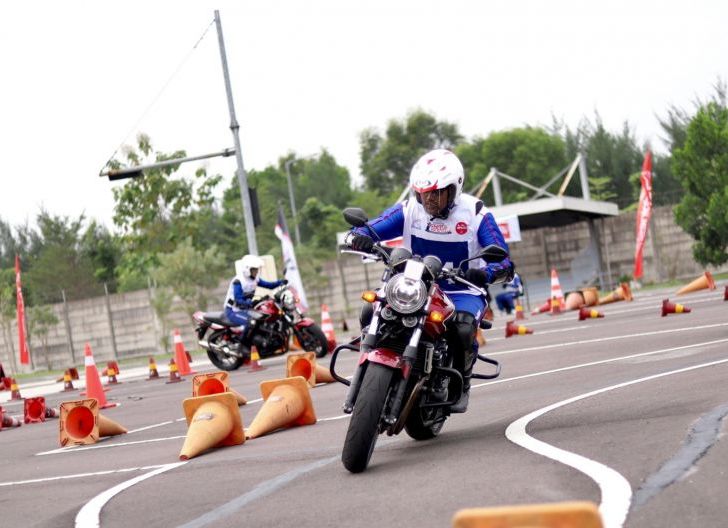 Photo of Semarak The 15th Astra Honda Safety Riding Instructors Competition Diikuti Ribuan Peserta dari Indonesia