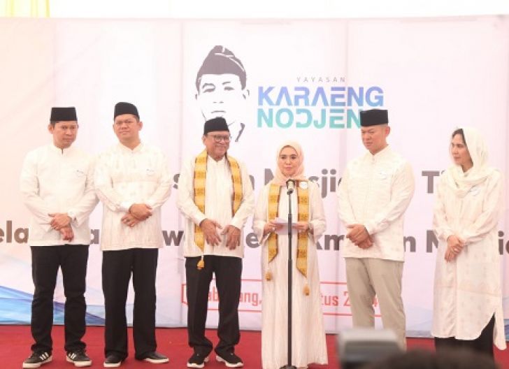 Photo of OSO dan Keluarga Resmikan Masjid Al-Tisi, Bukti Cinta dan Penghormatan pada Haji Tisi Effendy Daeng Nodjeng