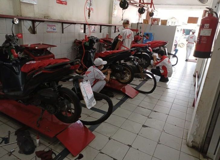 Photo of Tingkatkan Layanan After Sales Service Honda di Kalbar, AHASS Berikan Promo Ganti Oli Berhadiah Sepeda Motor New Stylo 
