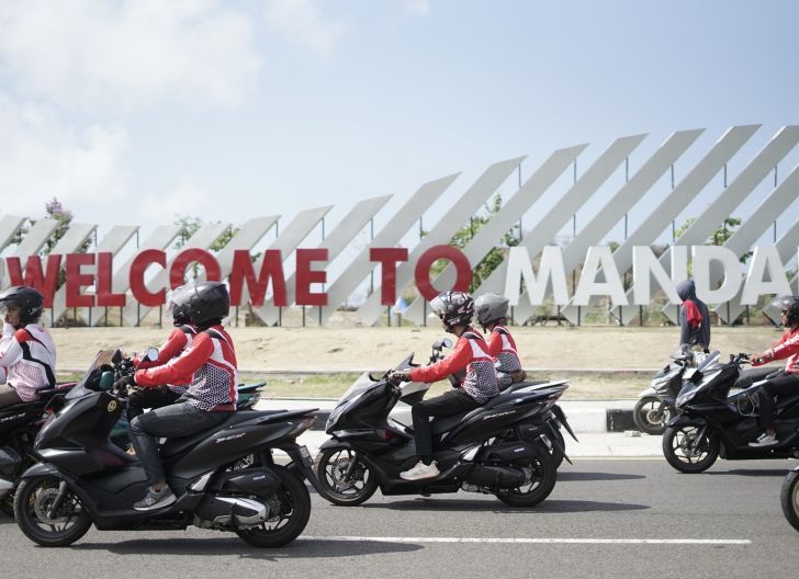 Photo of Bersama PT AHM, Anggota Komunitas Sepeda Motor Honda Satukan Semangat Satu Hati Meriahkan MotoGP Mandalika 2024  