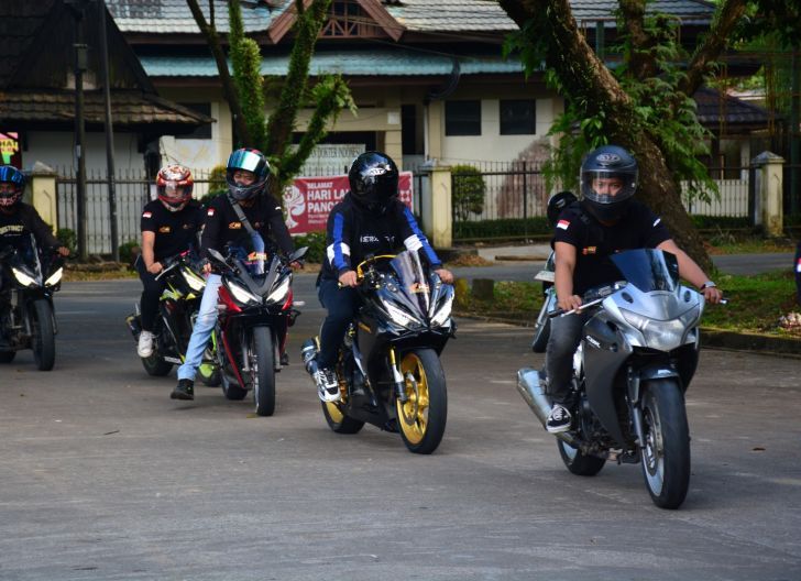 Photo of Anggota Komunitas CBR Kalbar Apresiasi Astra Motor yang Gelar Nobar ARRC 2024
