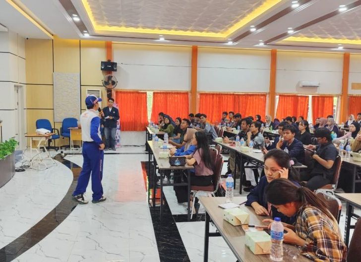 Photo of Mahasiswa FKIP Untan Antusias Ikuti Safety Riding Education dari Astra Motor Kalbar