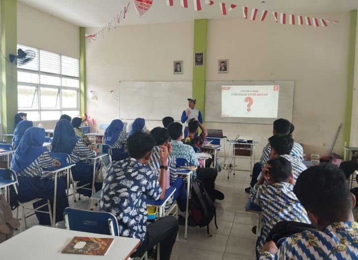 Photo of Kampanye Keselamatan Berkendara di SMAN 11 Pontianak, Astra Motor Kalbar Konsisten Jaga Nyawa di Jalan Raya