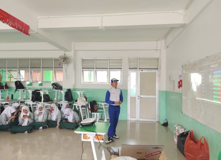 Photo of Safety Riding Education Astra Motor Kalbar Jaga Nyawa di Jalan Raya Pelajar SMA Mujahidin  