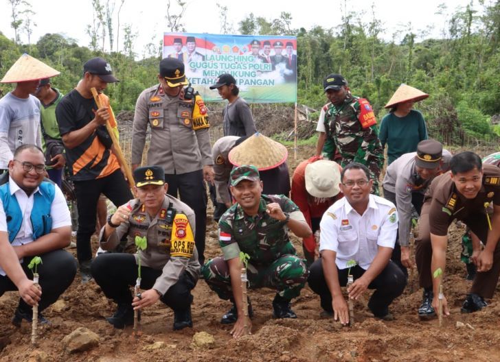 Photo of Sinergi Polri dan Pemerintah Daerah, Polres Sanggau Launching Gugus Tugas Ketahanan Pangan