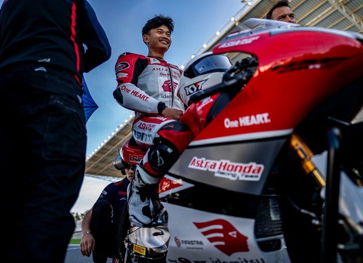 Photo of Melaju Bersama Honda NSR250R di Sirkuit Estoril, Pembalap Muda AHRT Raih Dua Poin Bersejarah
