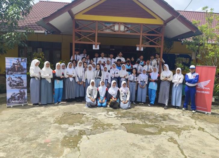 Photo of Melalui Semangat Sinergi bagi Negeri, Asmo Kalbar Terus Berkomitmen Membangun kesadaran akan Keselamatan Berkendara