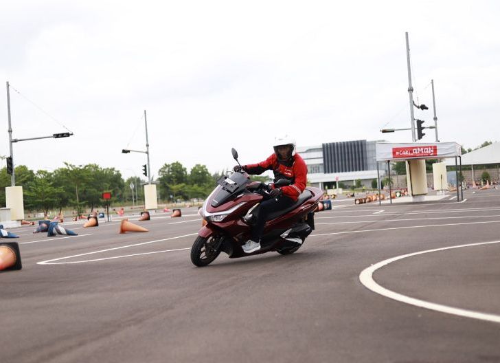 Photo of Beragam Inovasi dan Teknologi Terkini Tunjang Kebanggaan Berkendara Kelas Atas di Indonesia, PT AHM Hadirkan New Honda PCX160 2024