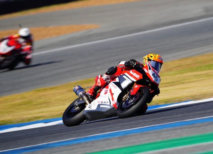 Photo of Raih Juara Asia di Kelas Asia Production 250cc, Dua Pembalap AHRT Rasakan Performa Luar Biasa dari CBR250RR 