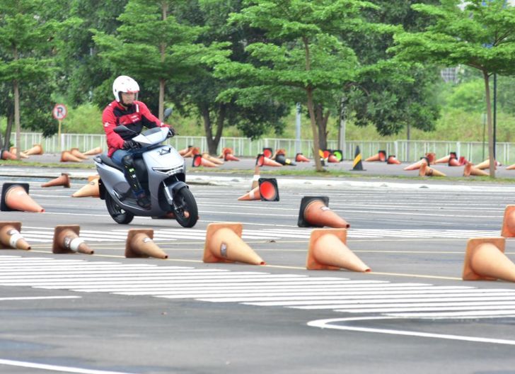 Photo of Dua Produk Inovatif Sepeda Motor Listrik Honda ICON e: dan CUV e:., Ini Harga Resminya