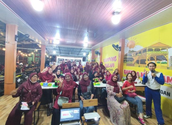 Photo of Gelar Safety Riding untuk Komunitas Ibu-ibu Senam Saigon, Astra Motor Kalbar Tunjukkan Komitmen Tingkatkan Kesadaran Berkendara