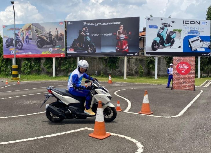 Photo of PT AHM Sukses Gelar Pelatihan Instruktur Safety Riding Education dengan Empat Model Sepeda Motor Listrik Honda