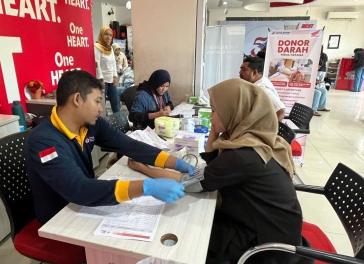 Photo of Donor Darah Rutin, PMI Kota Pontianak Dukung Astra Motor Kalbar Beraksi untuk Kemanusiaan