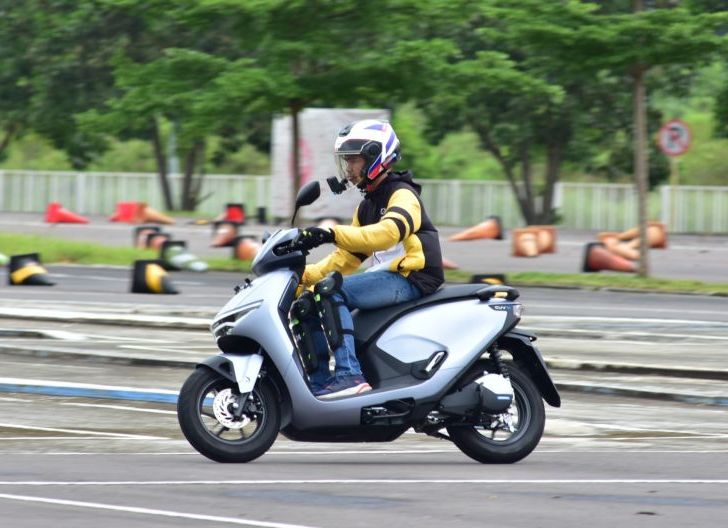 Photo of Tetap Update dan Terkoneksi Saat di Jalan dengan RoadSync Duo pada Honda CUV e: