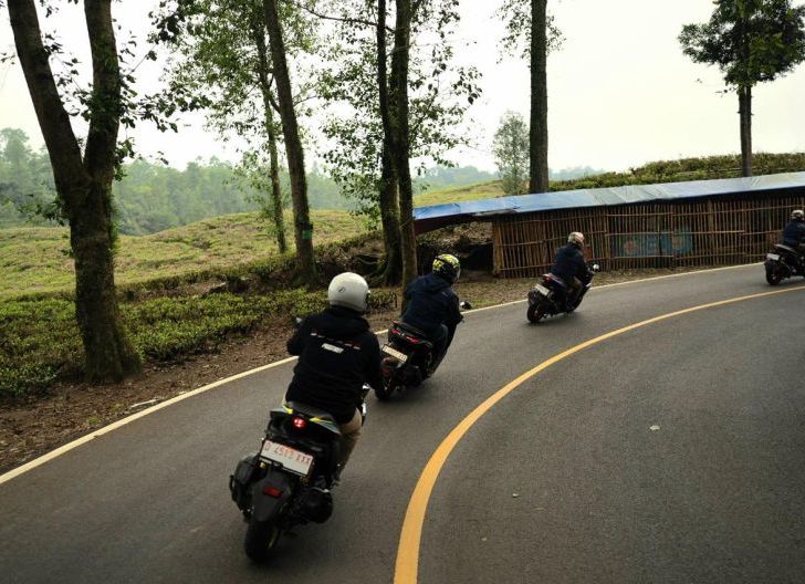 Photo of Keunggulan Ini yang Bikin AEROX ALPHA Semakin Stabil dan Lincah Saat Dikendarai