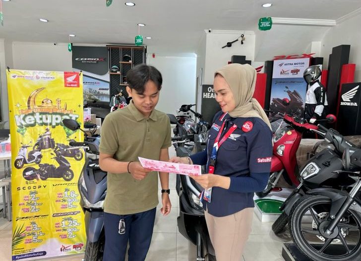 Photo of Mau Dapat Promo Kejar Untung Belipat, Ini Syarat yang Dijelaskan Marketing Promotion Astra Motor Kalbar 