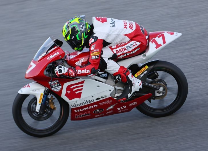 Photo of Empat Pembalap Muda Taklukan Lintasan Lusail International Circuit saat Gunakan Honda NSF250R