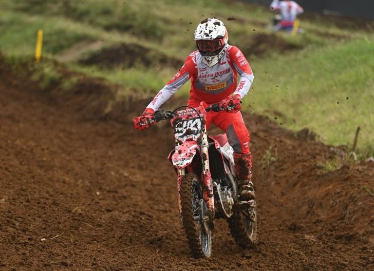 Photo of Andalkan CRF250R, Pembalap Mua AHRT Raih Podium Kejurnas Motorcross di Sirkuit Akarmas Sumbing Mountain