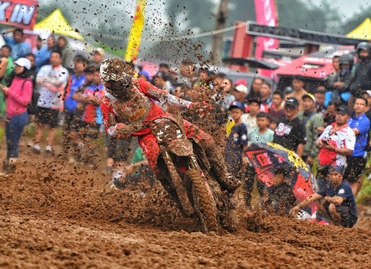 Photo of  CRF Tetap Melesat saat Lawan Trek Ekstrem dan Raih Podium di Kejurnas Motocross Wonosobo 